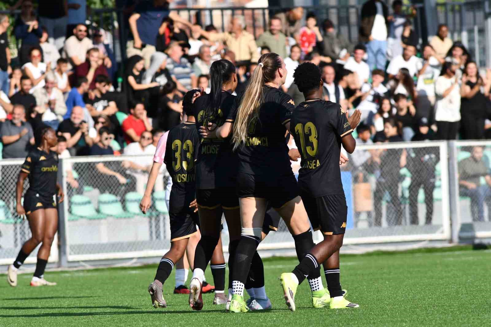 Kayseri Kadın FK’da yüzler gülüyor