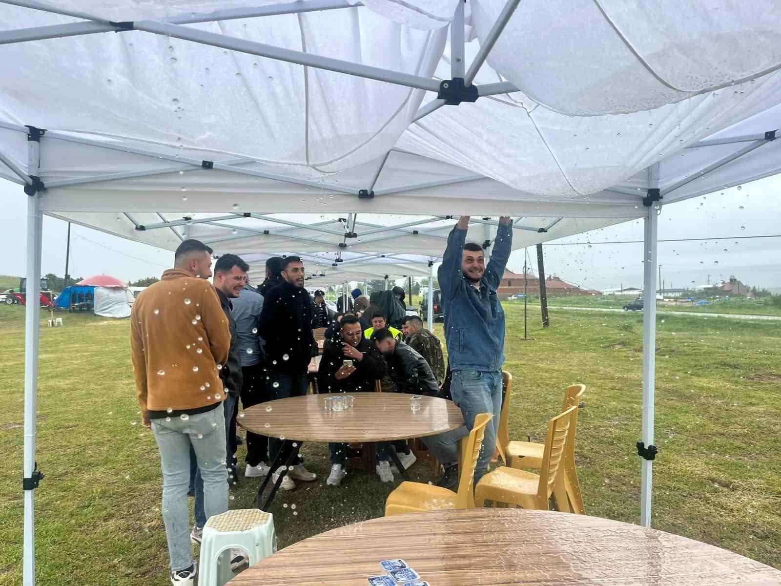 Tavşanlı&rsquo;da yağmura rağmen Hıdırellez coşkusu yaşandı