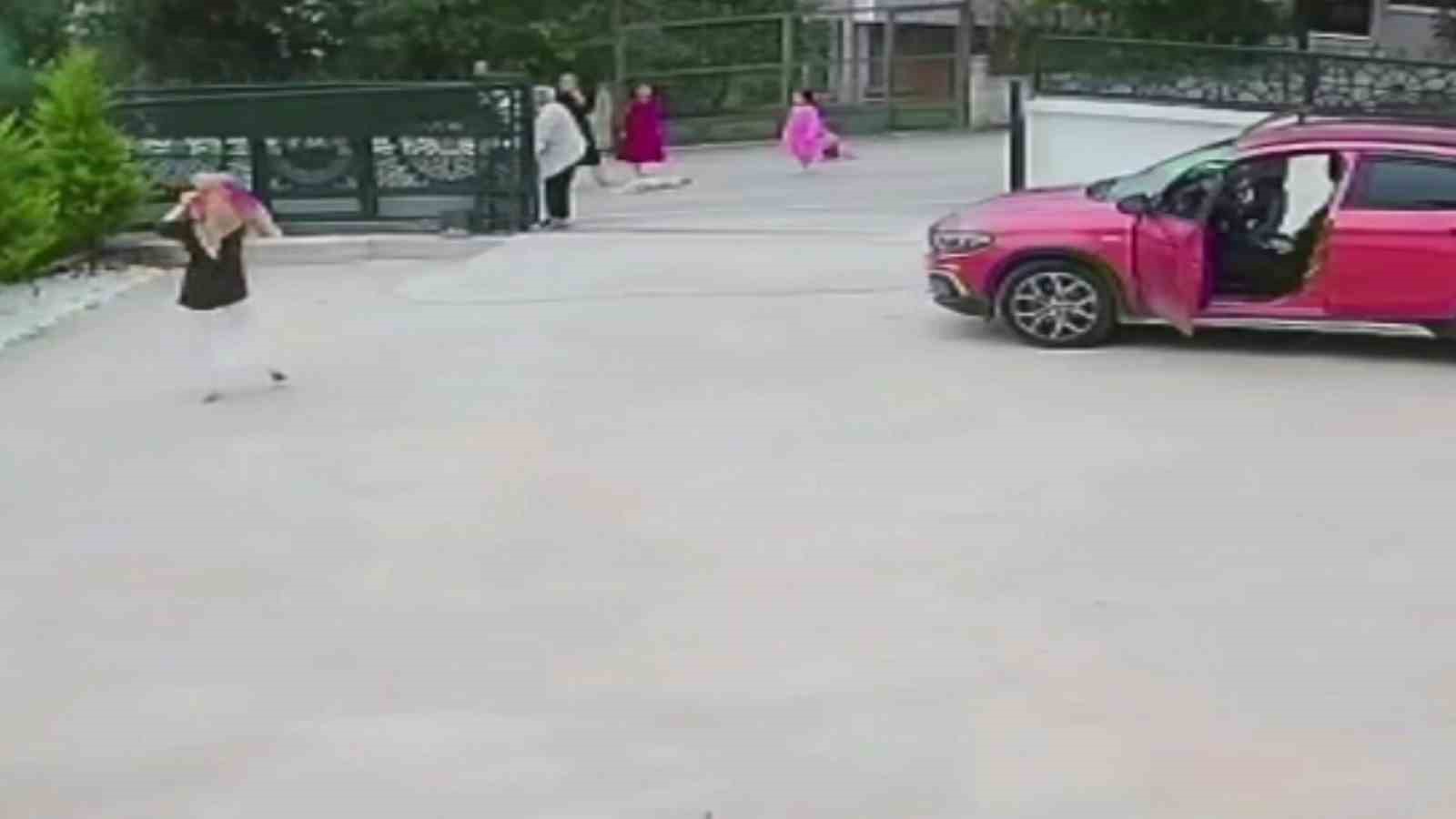Köpeğe çarpan sürücü kaçtı, 10 yaşındaki kız baygınlık geçirdi