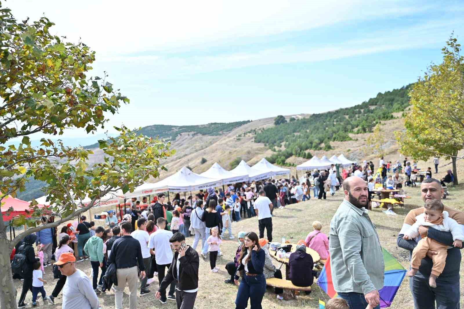 Bursa’da çocukların uçurtma coşkusu gökyüzünü renklendirdi