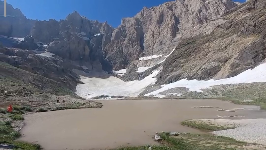 Hakkari&rsquo;nin zorlu zirvelerinde hayati tatbikat