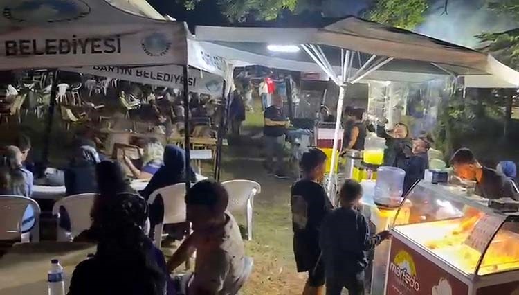 Kamp ateşi adrenalin ve macera tutkunları i&ccedil;in yandı