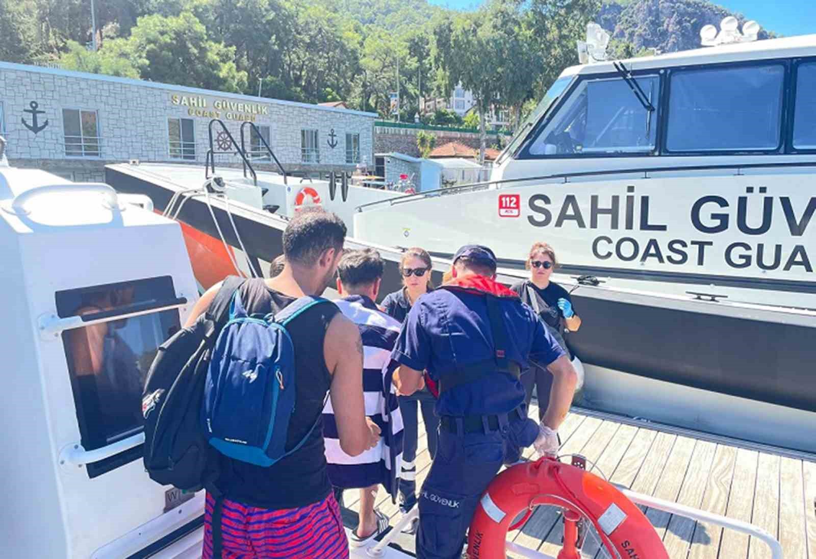 Fethiye&rsquo;de 2 vatandaşa denizden tıbbi tahliye ger&ccedil;ekleştirildi