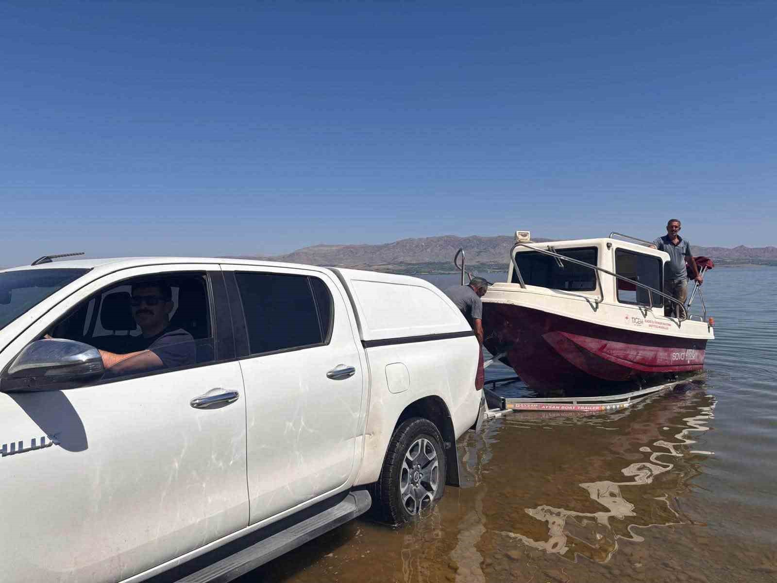 Keban Baraj G&ouml;l&uuml;&rsquo;nde yaz d&ouml;nemi balık &ouml;rnekleme &ccedil;alışmaları