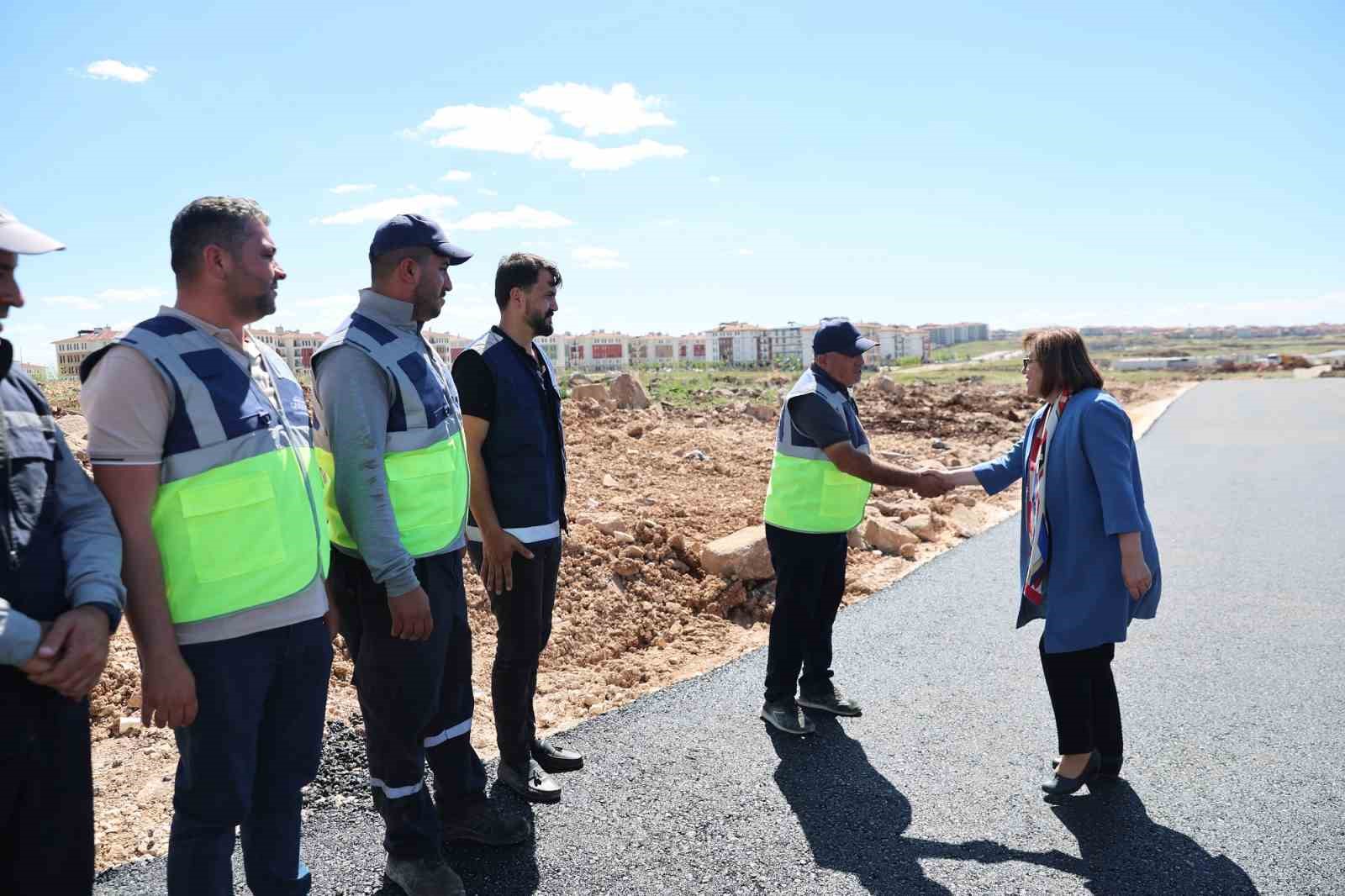 Gaziantep B&uuml;y&uuml;kşehir asfalt sezonunu a&ccedil;tı