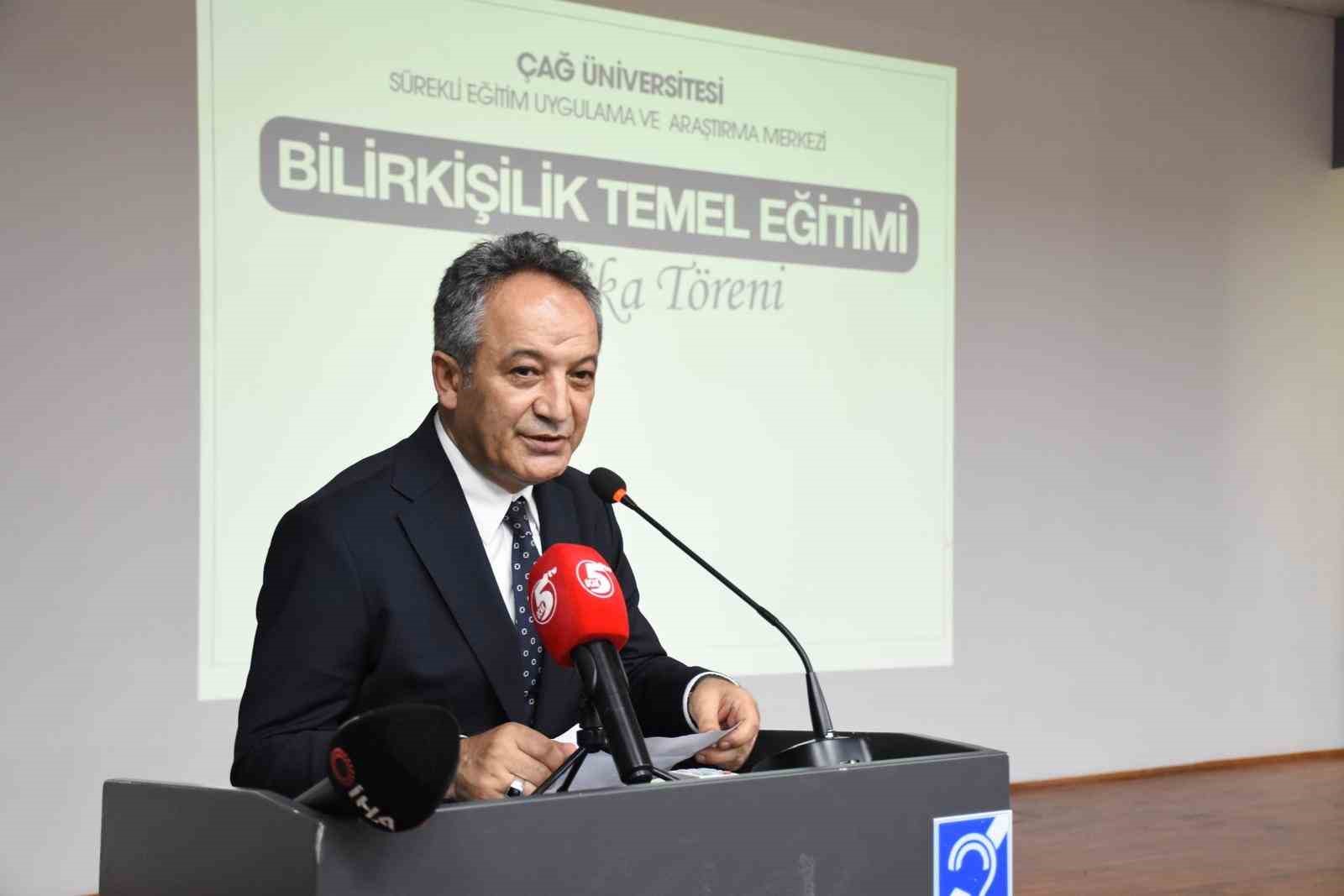 Bilirkişilik temel eğitimini tamamlayan 42 kursiyerlere sertifikaları verildi