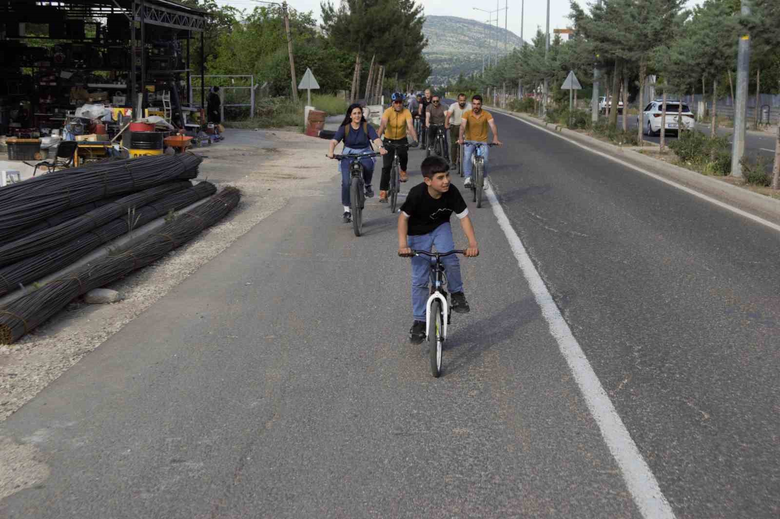 Dicle&rsquo;de pedallar sağlıklı yaşam i&ccedil;in &ccedil;evrildi
