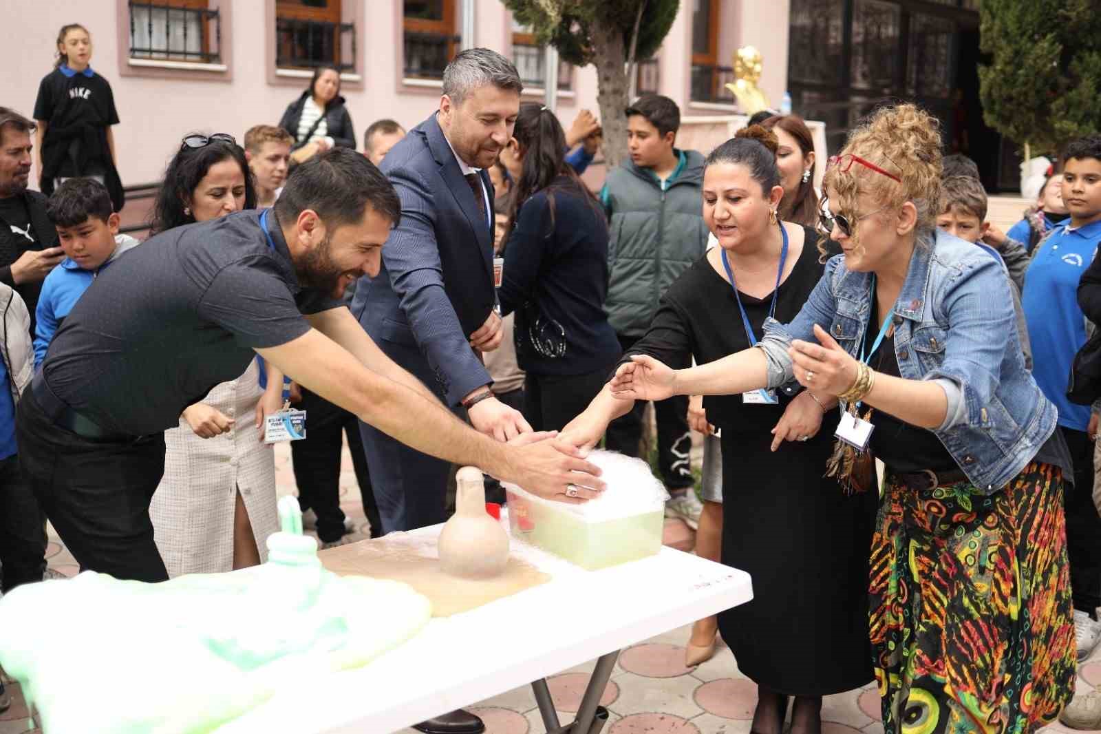 Denizli&rsquo;de ortaokul &ouml;ğrencilerinin projeleri bilim şenliğinde g&ouml;r&uuml;c&uuml;ye &ccedil;ıktı