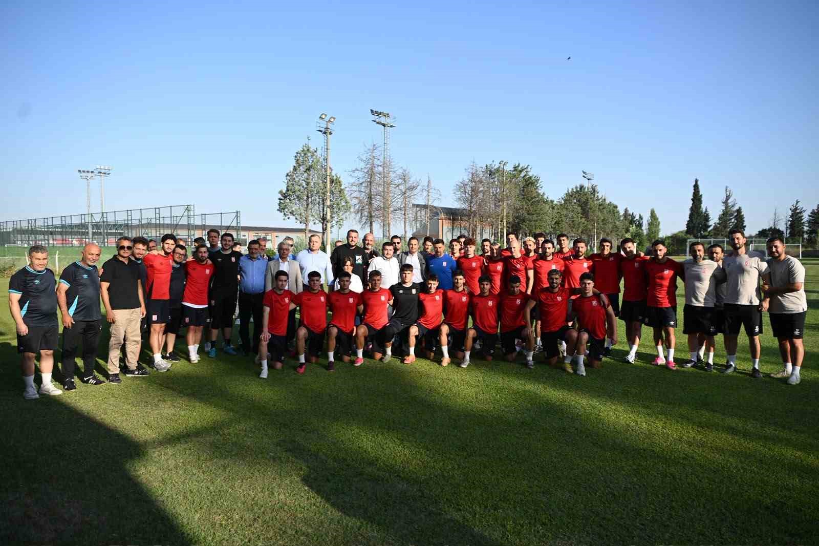 Başkan Akın&rsquo;dan Balıkesirspor&rsquo;a sezon &ouml;ncesi moral ziyareti