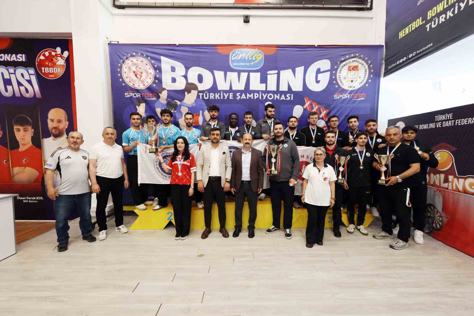 Ünilig Bowling Türkiye Şampiyonasında birinciler ödüllerini aldı