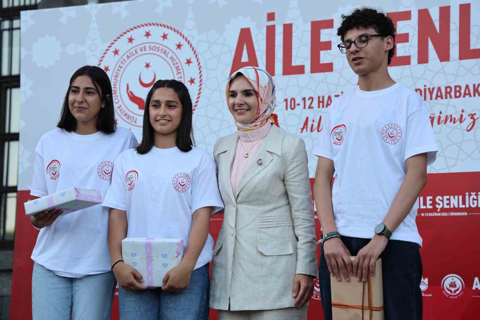 Bakan Göktaş: "Ailesinden güç alan toplumlar daha dirençli olur"