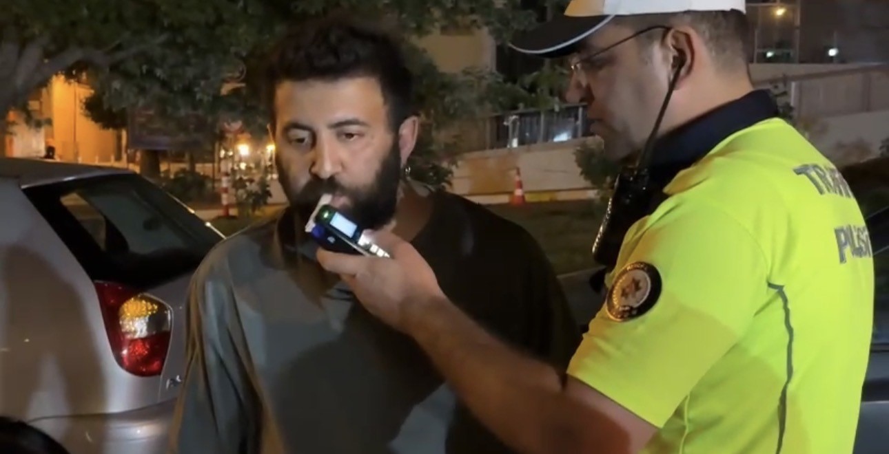 Alkol çıkmayınca sevinçten yerinde duramadı