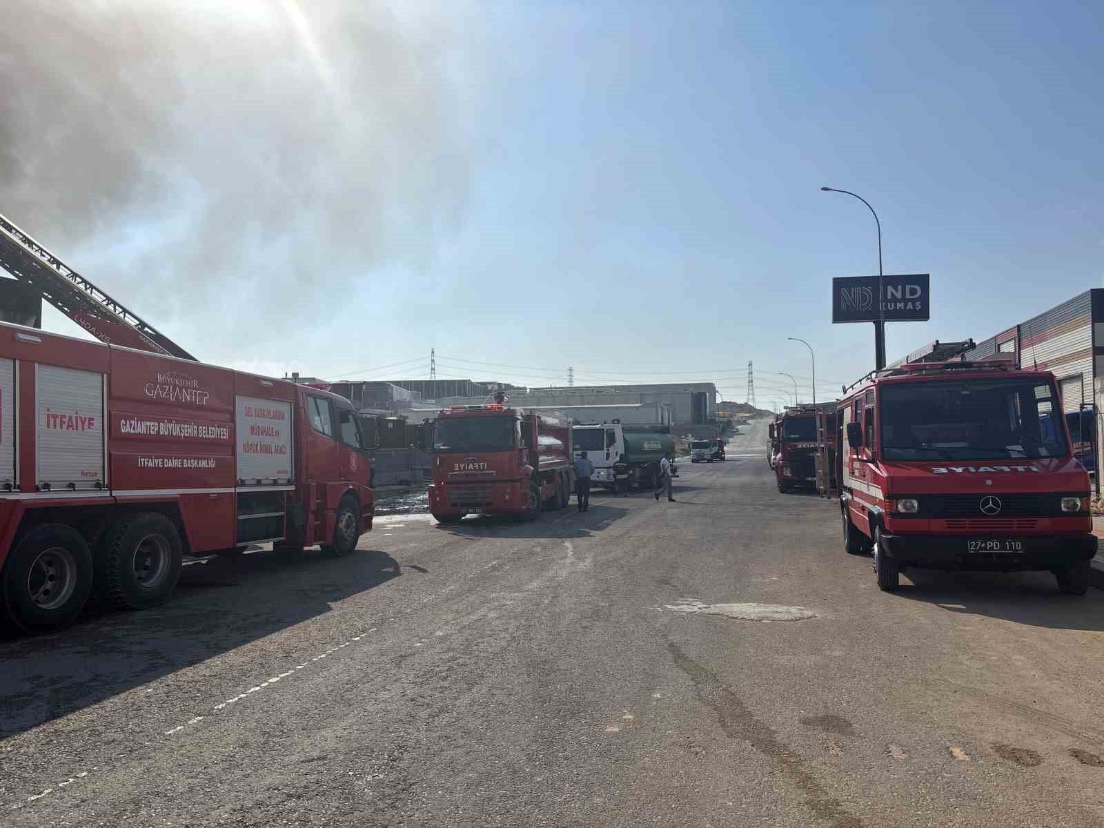 Gaziantep’te fabrika yangını söndürüldü