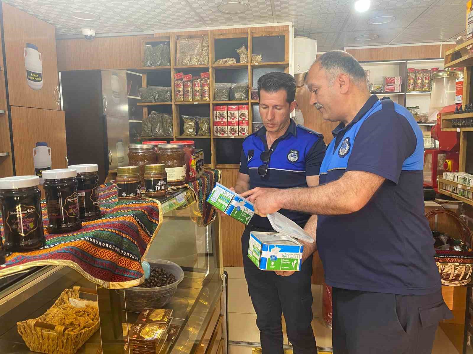 Zabıta ekiplerinden okul kantini ve şarküteri denetimi
