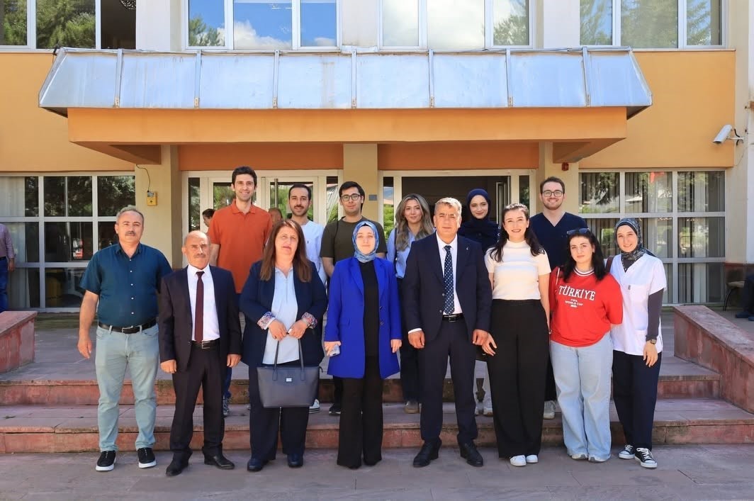 Huzurevi sakinlerine ağız ve diş sağlığı taraması yapıldı