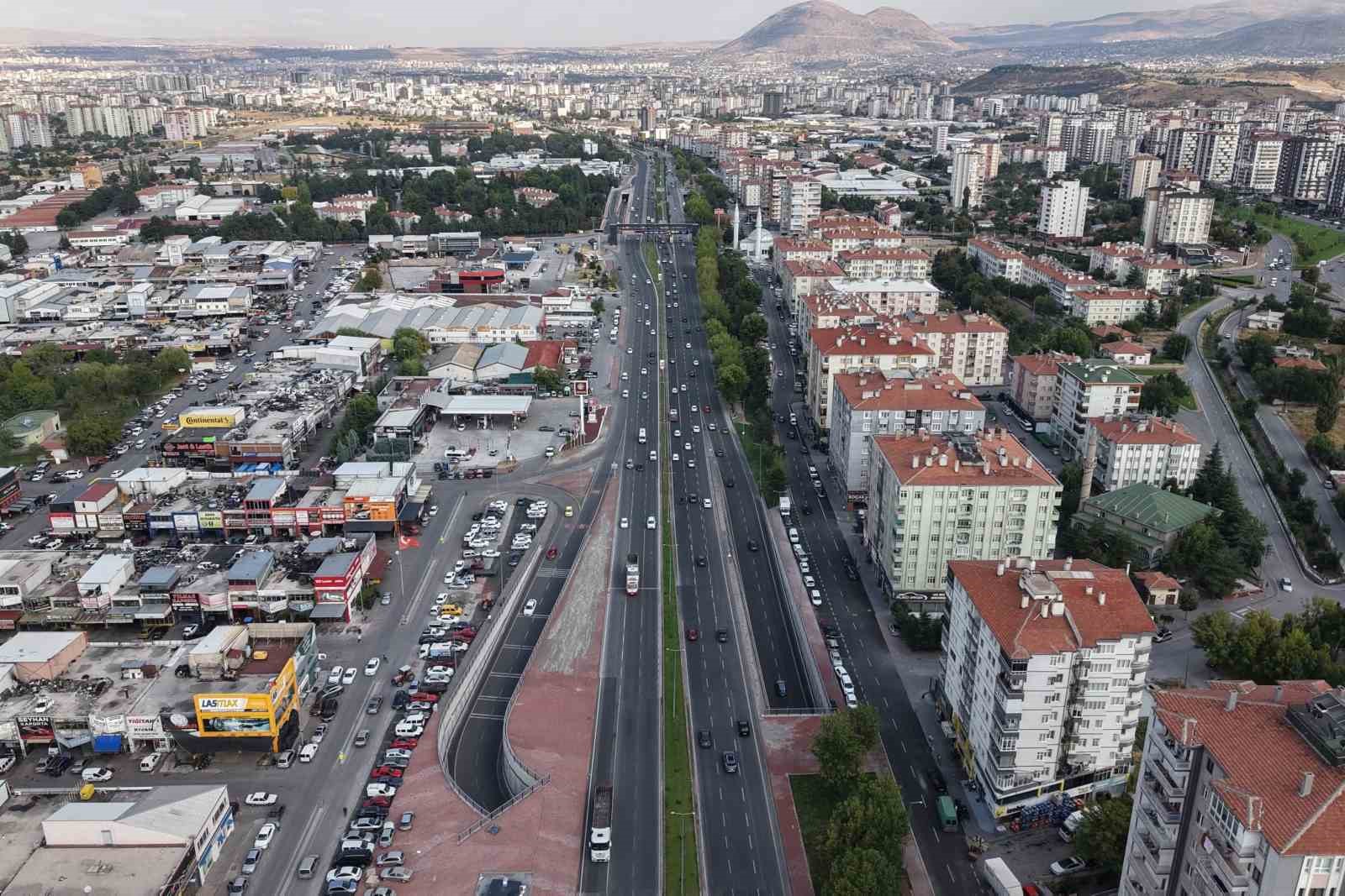 Başkan Büyükkılıç: "DSİ-Yeni Sanayi Alt Geçitleri ile ulaşım konforunu artırdık"