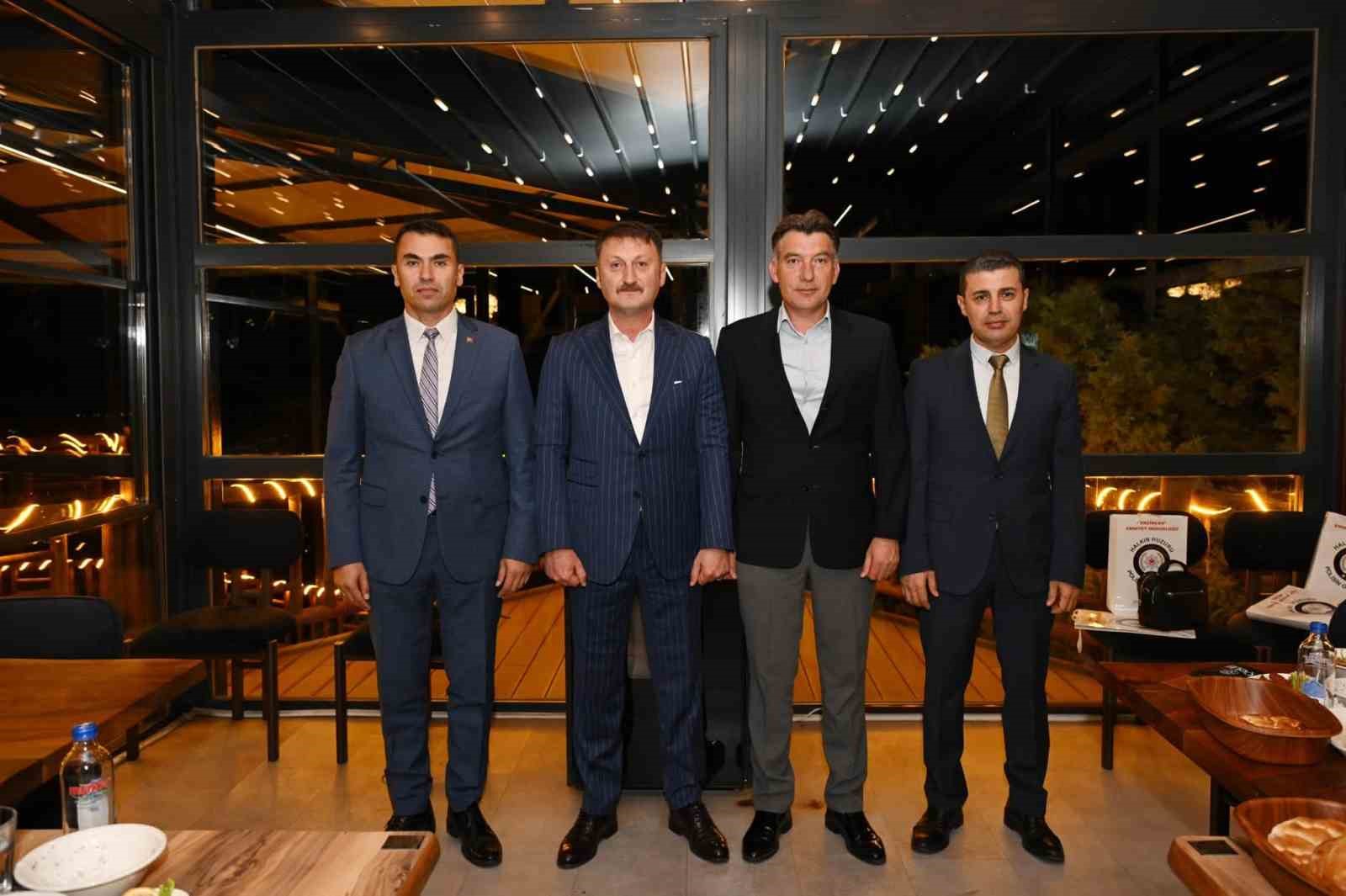 Erzincan&rsquo;da terfi eden emniyet m&uuml;d&uuml;rlerine r&uuml;tbe ve plaket takdim edildi