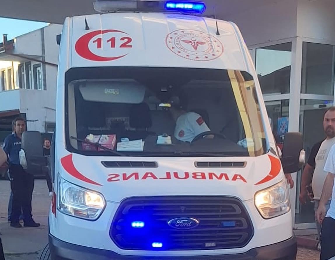 Kocaali sahilinde baba ve kızı boğulma tehlikesi geçirdi