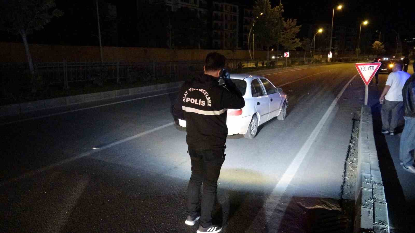 Malatya’da iki aracın çarptığı yaya hayatını kaybetti