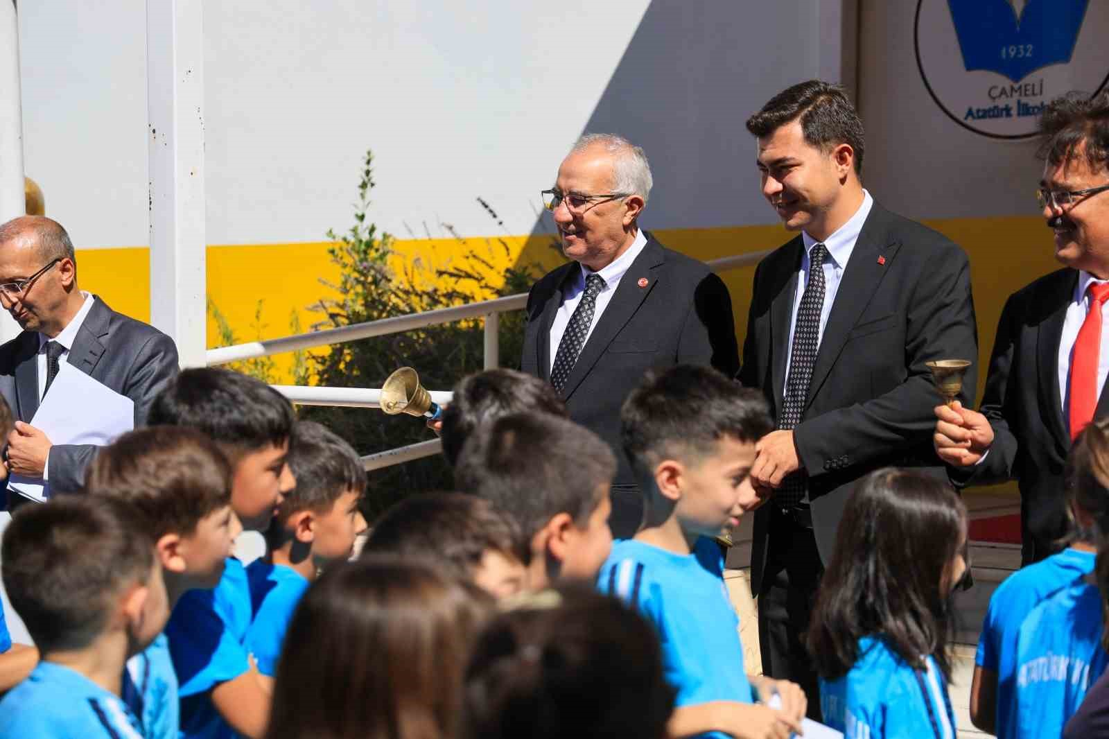 Çameli’nde 2026-2027 eğitim öğretim yılı düzenlenen törenle başladı