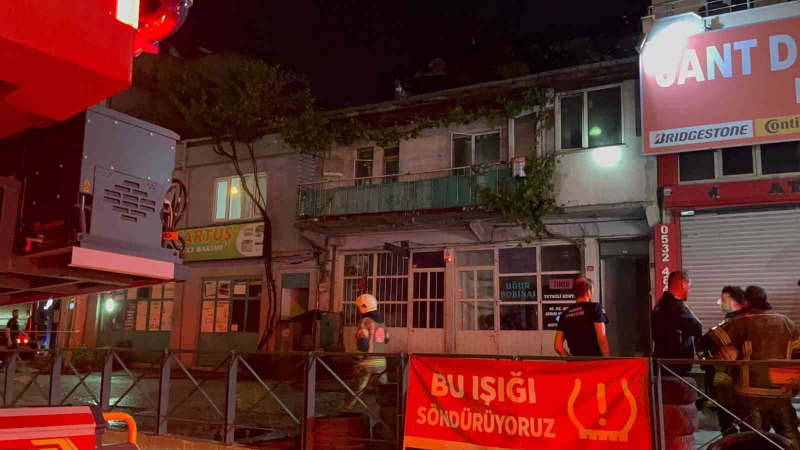 Bursa’da iki katlı ev alev topuna döndü