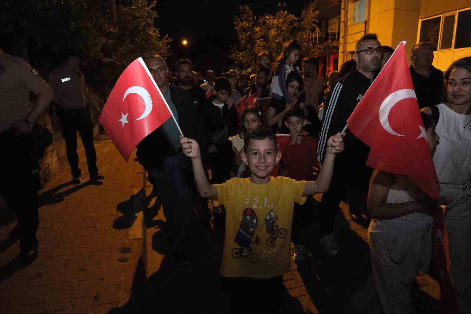 Gen&ccedil;lik coşkusu Sarıg&ouml;l sokaklarını aydınlattı