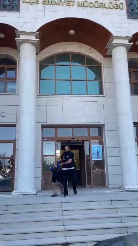 Evlatlarının gözü önünde eli bıçaklı kocasından dayak yiyen kadın şikayetçi olmadı