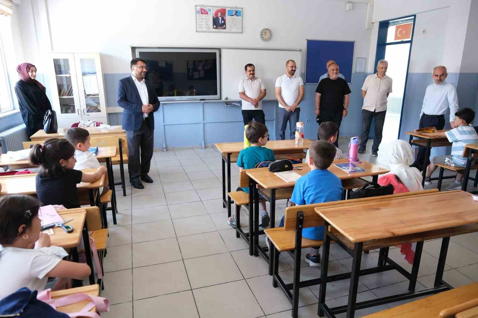 Yaz Kur&rsquo;an kursunda eğitim ve sosyal etkinlikler bir arada