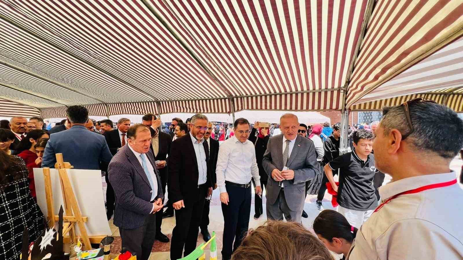 Denizli&rsquo;de &lsquo;Vakti Kuşanmak&rsquo; projesi b&uuml;y&uuml;k ilgi g&ouml;rd&uuml;