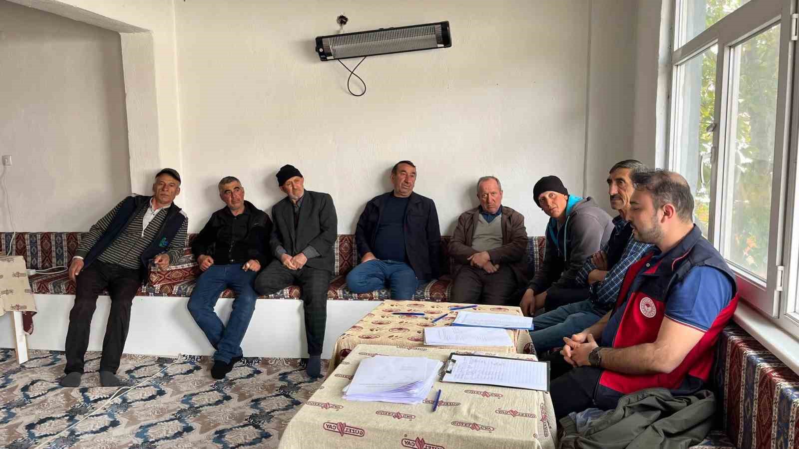Aslanapa’da üreticilere B-Reçete eğitimi