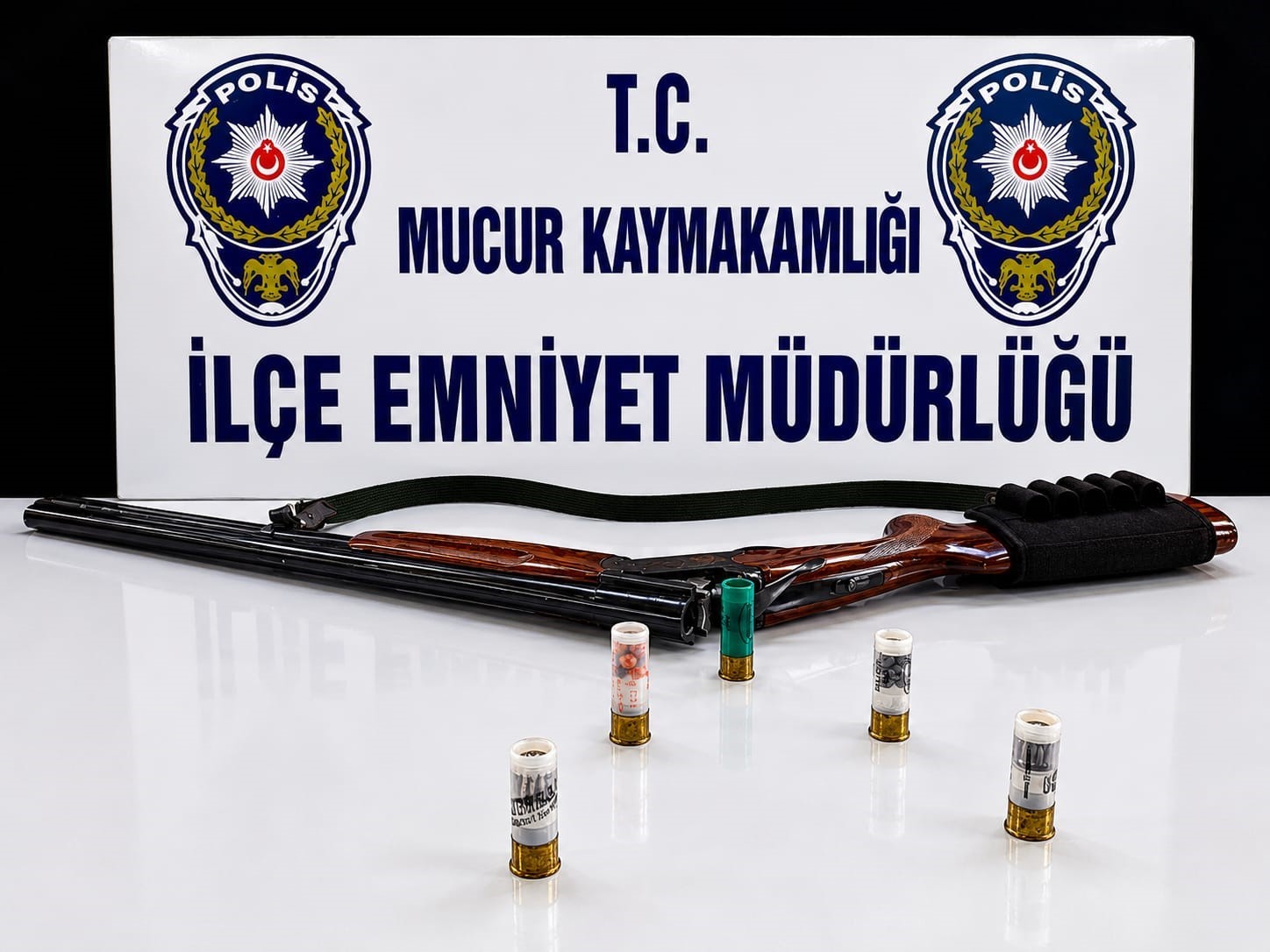 Kırşehir&rsquo;de denetimlerde silah ve kesici alet ele ge&ccedil;irildi