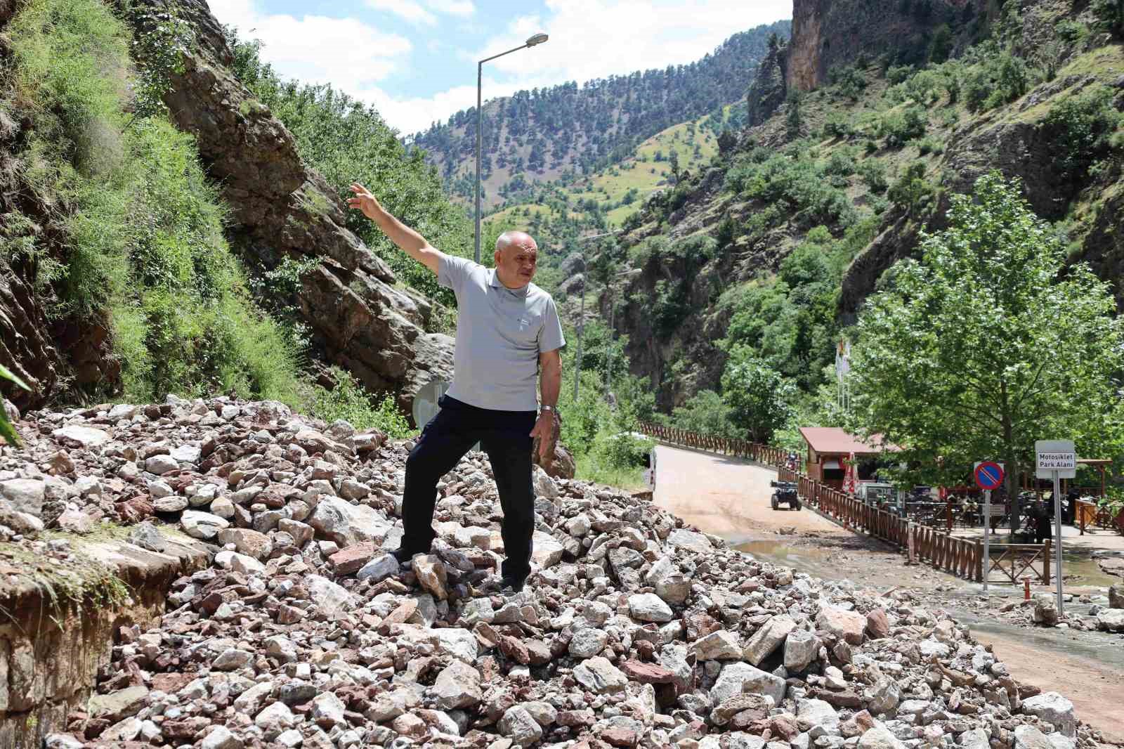 Başkan Öztürk, selden etkilenen bölgelerde incelemelerde bulundu