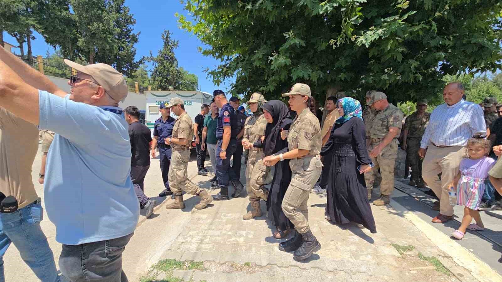 Jandarma Uzman &Ccedil;avuş Sel&ccedil;uk Topaloğlu, son yolculuğuna uğurlandı