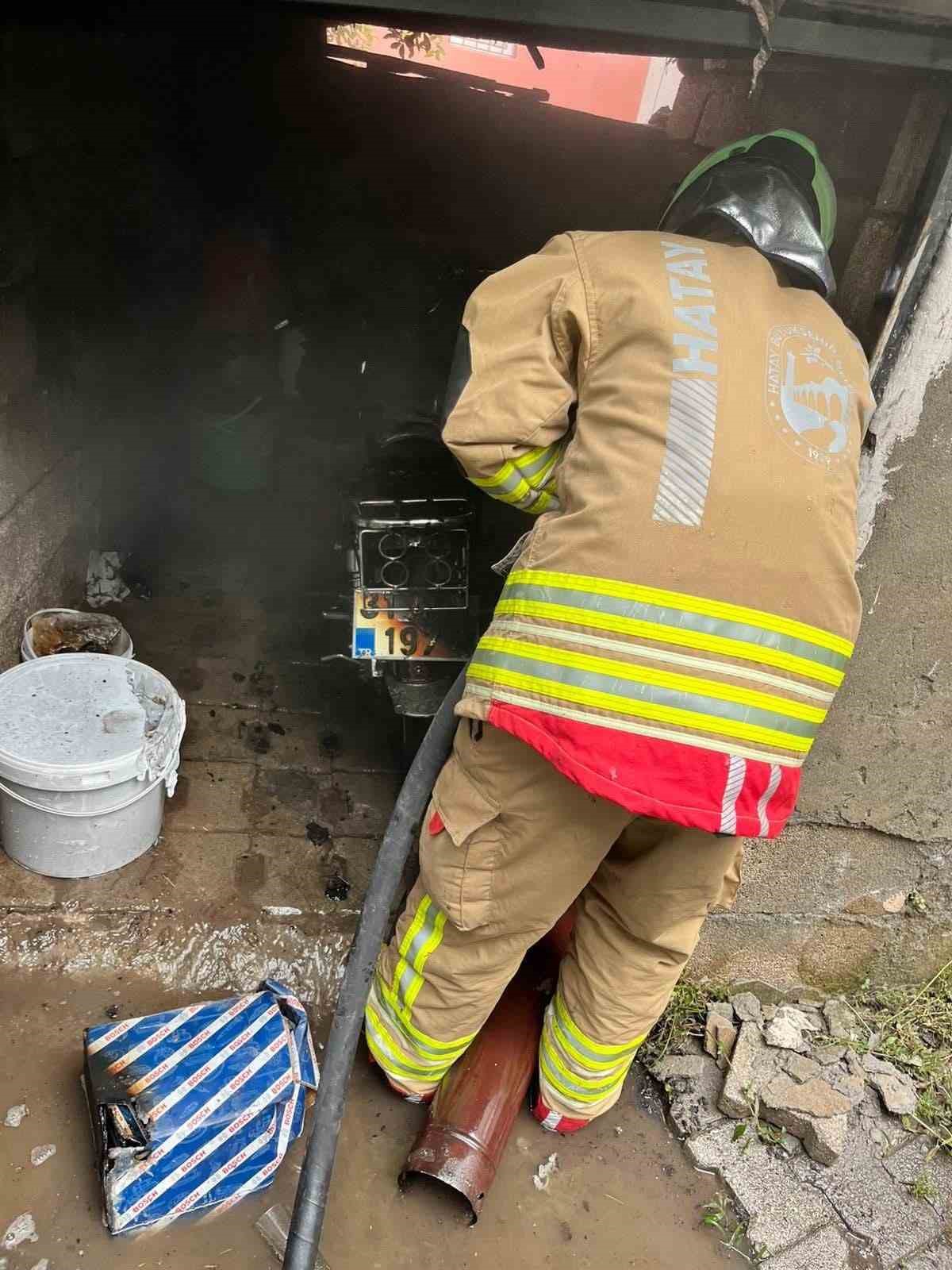 Payas’ta motosiklet yangını