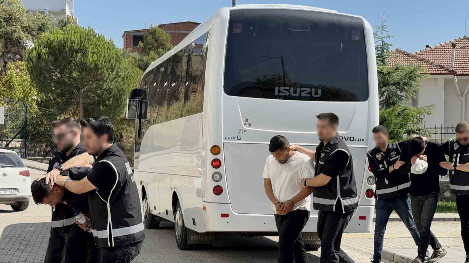 Daltonlar&rsquo;a Orhangazi&rsquo;de şafak baskını : 9 g&ouml;zaltı