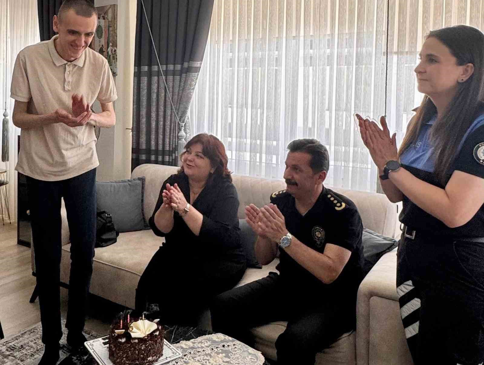 Emir Buğra&rsquo;ya anlamlı doğum g&uuml;n&uuml; s&uuml;rprizi