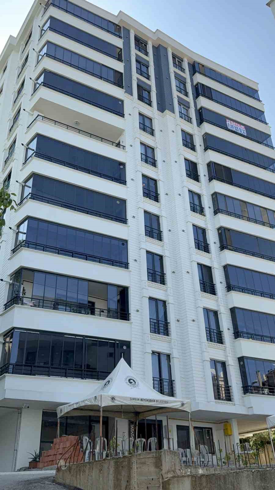 Avrupa şampiyonu milli sporcu 10 katlı binanın çatısından düşerek hayatını kaybetti