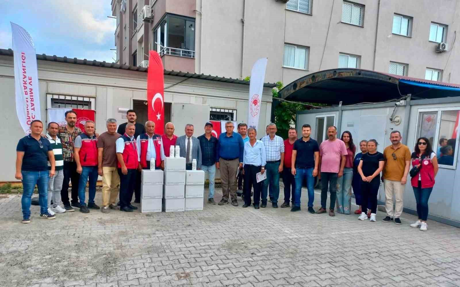 Erzin’de turunçgil üreticilerine portakal yağı desteği