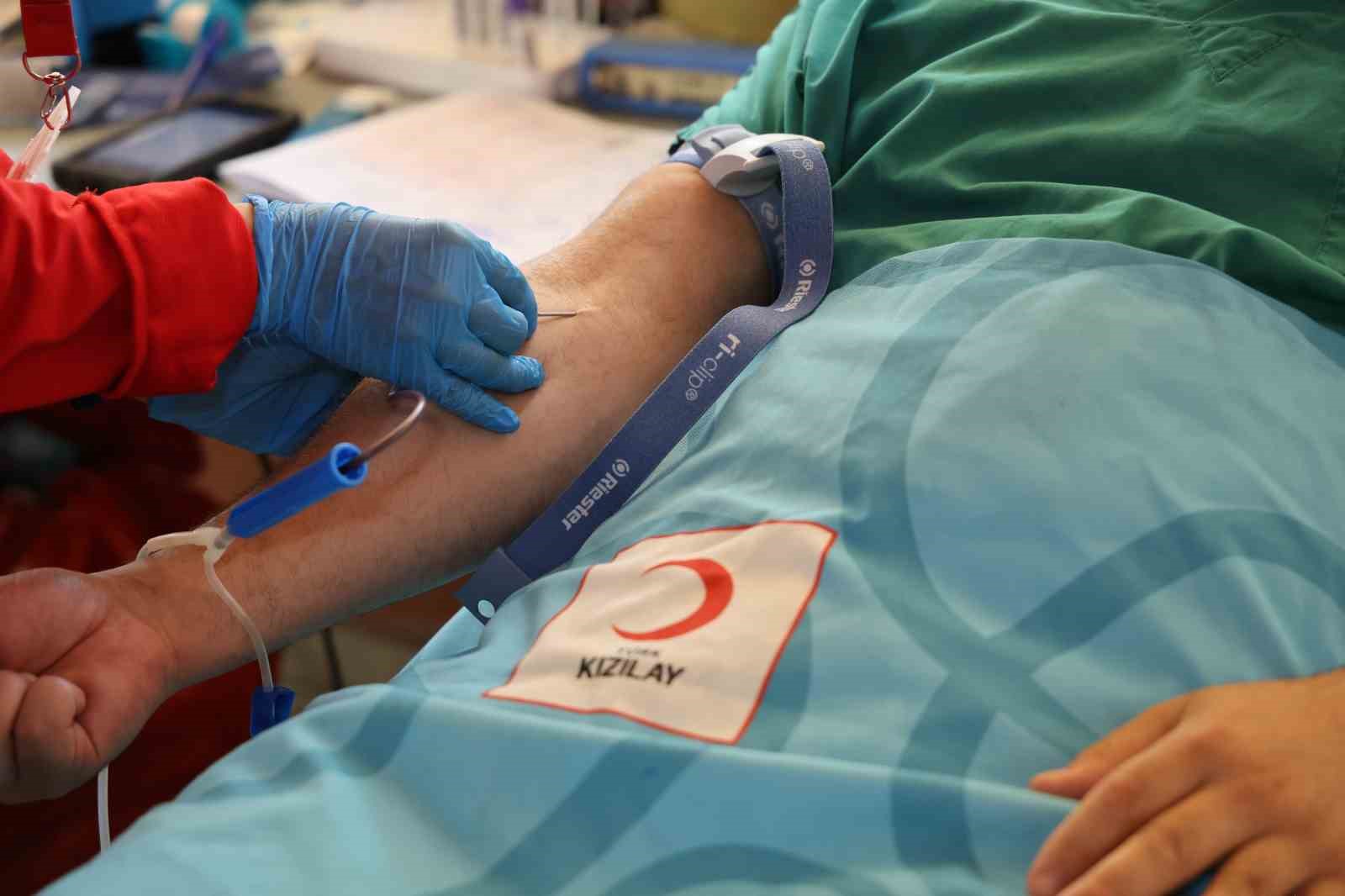 Adana&rsquo;da kan ve k&ouml;k h&uuml;cre bağış kampanyasına yoğun ilgi