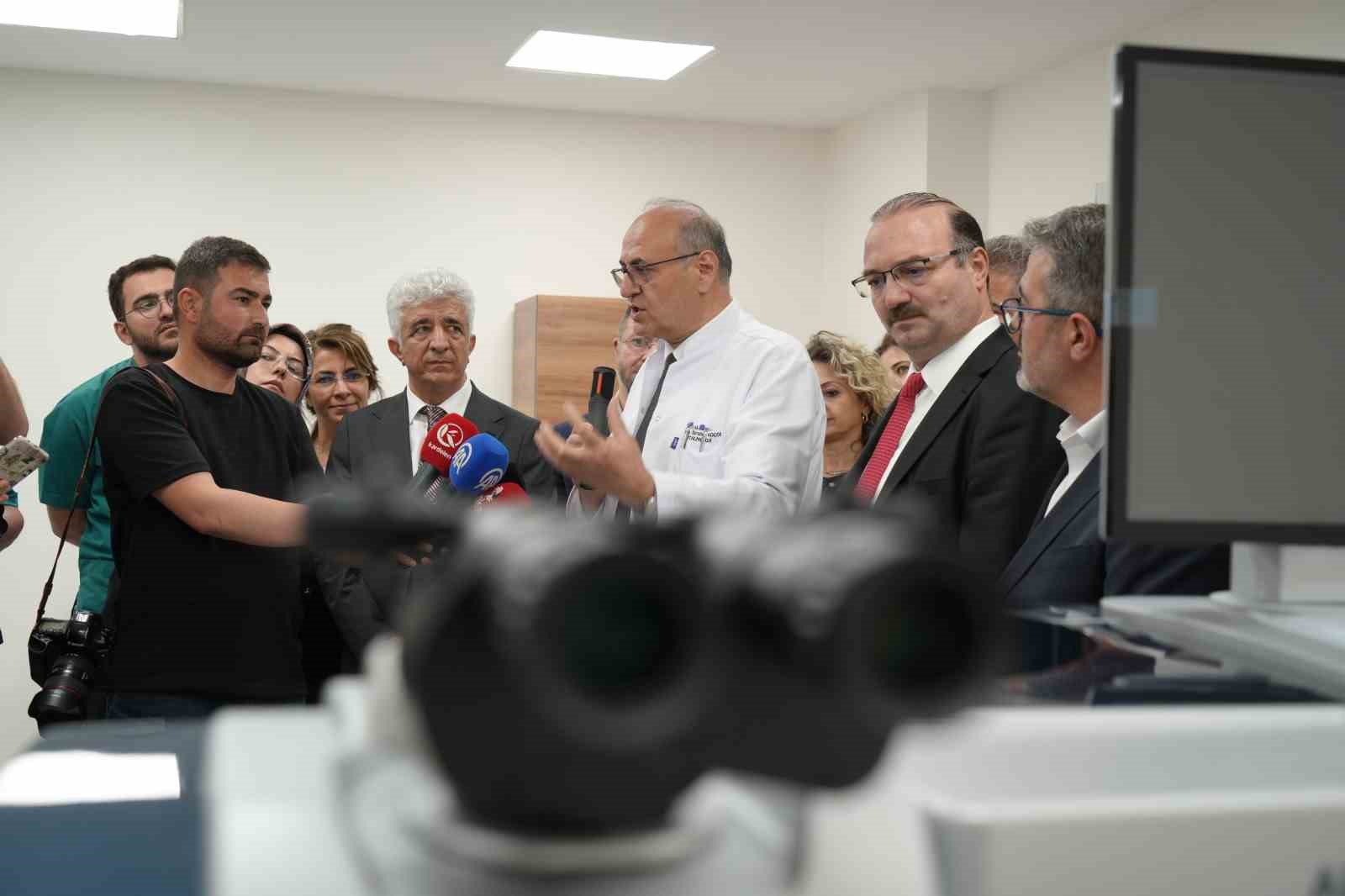 Atatürk Üniversitesi Araştırma Hastanesi’nde "Refraktif Cerrahi Merkezi" hizmete girdi