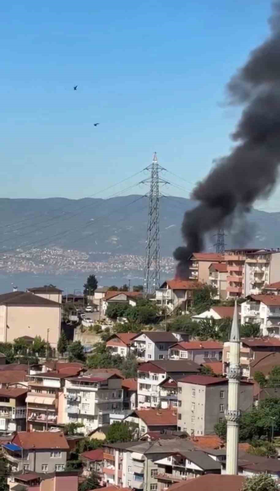 İzmit&rsquo;te ev yangınında kundaklama ş&uuml;phesi