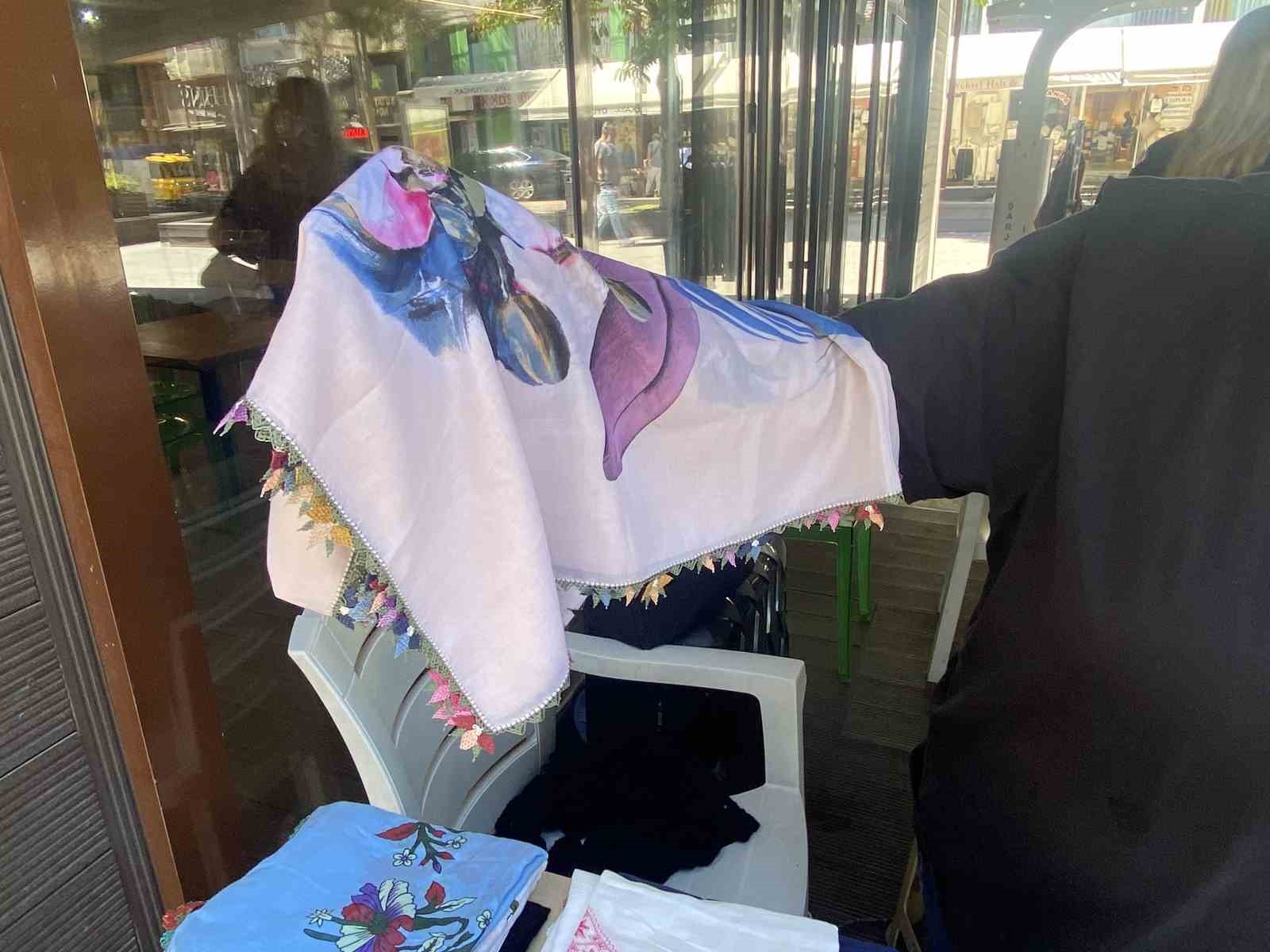 Her yazma i&ccedil;in g&uuml;nlerce emek sarf ediyor