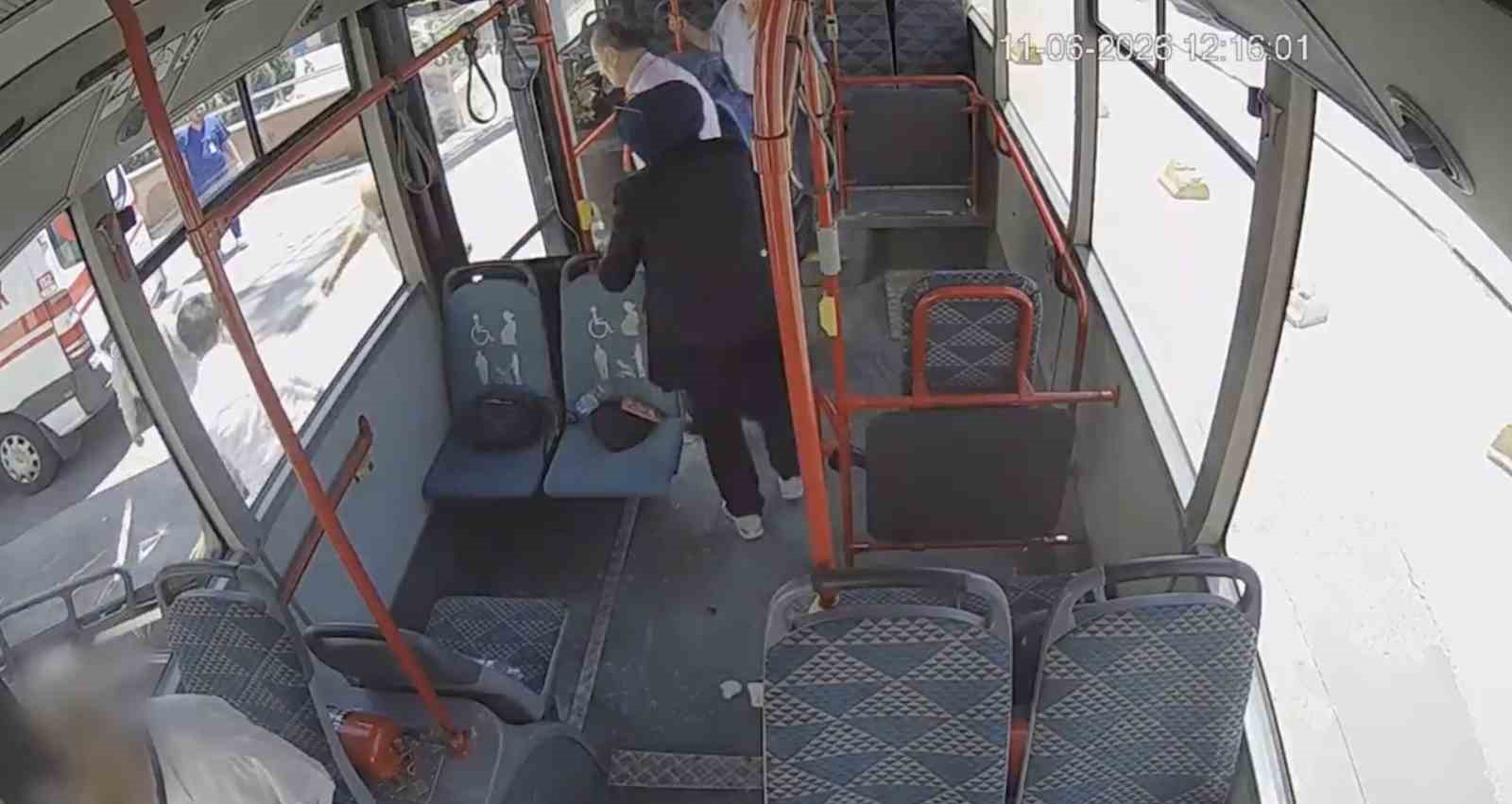 Fenalaşan yolcu için şoför ve yolcular seferber oldu