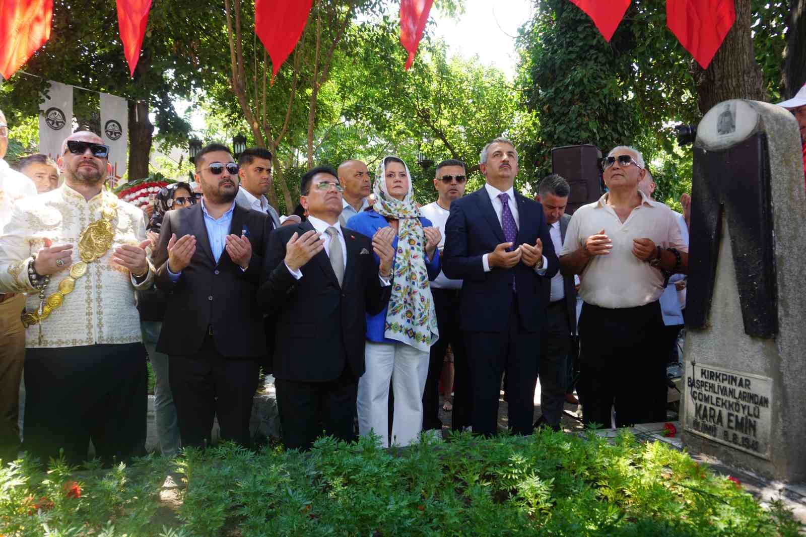 Edirne&rsquo;de Kırkpınar&rsquo;ın ağa karşılama geleneği bozulmadı