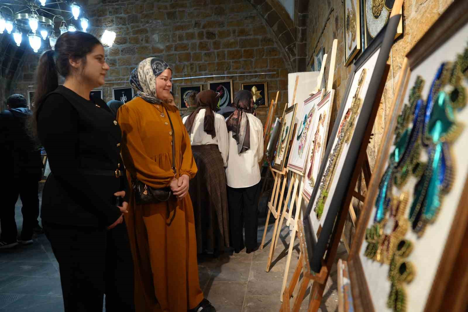 Bayburt&rsquo;ta gen&ccedil;lerin emeği sanata d&ouml;n&uuml;şt&uuml;