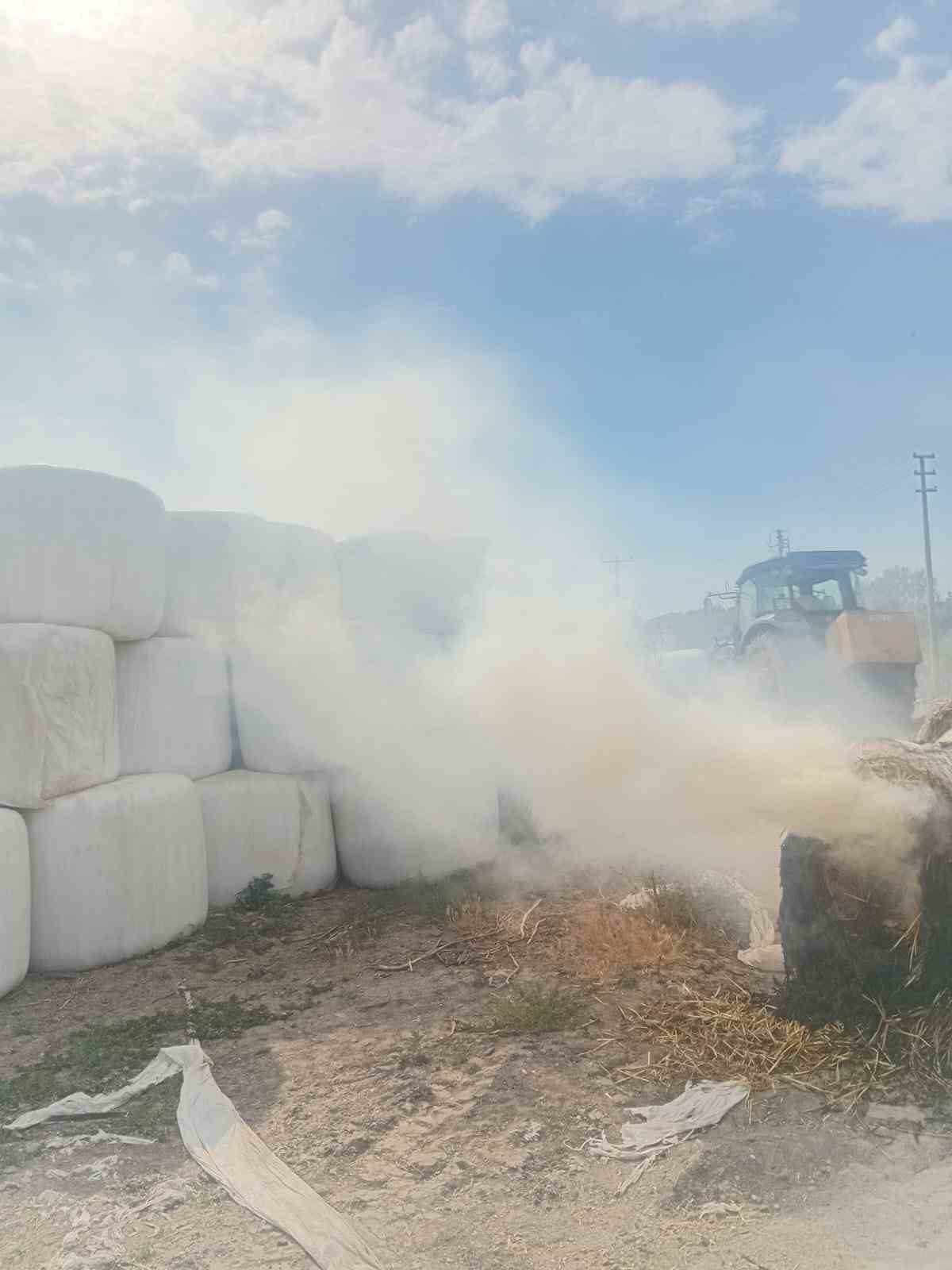 Susurluk’ta çıkan yangında 1 ton saman kullanılamaz hale geldi