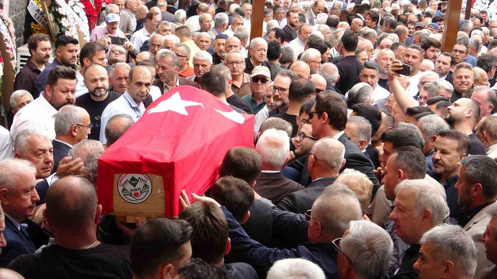 Devlet eski bakanlarından Dr. Burhan Kara son yolculuğuna uğurlandı