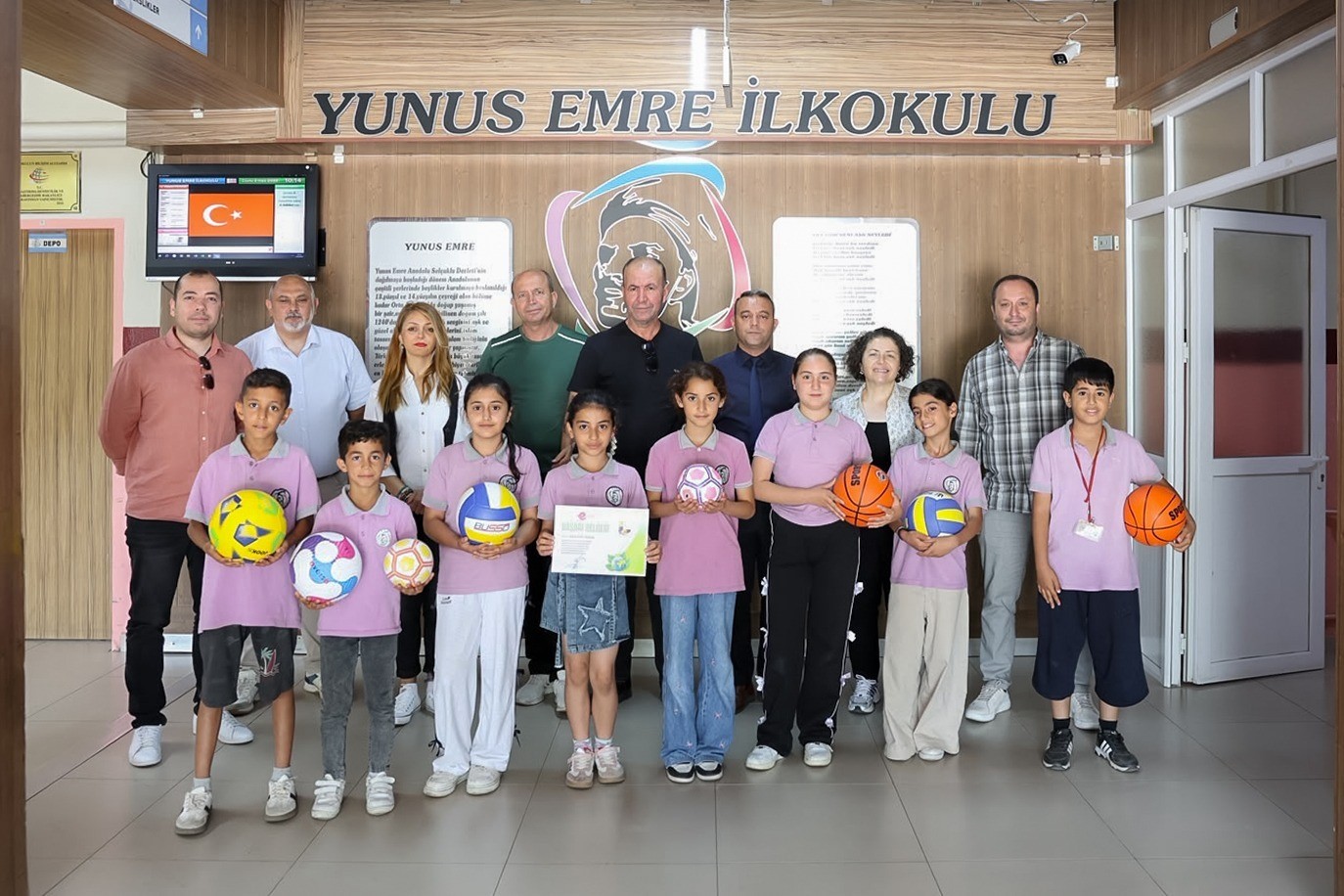 Efeler’in çevreci minikleri ödüllerine kavuştu