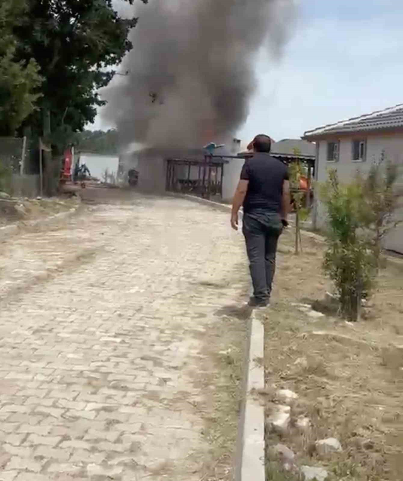 Bağ evinde çıkan yangına itfaiye müdahale etti
