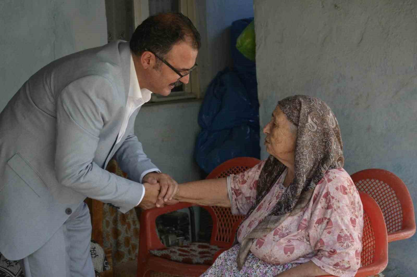 Kaymakam Ateş, Atça’da vatandaşların kapısını çaldı